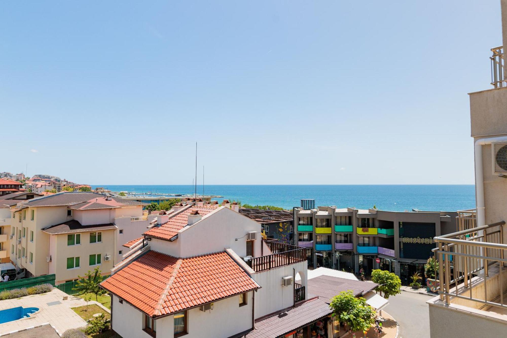Black Sea Apartment *